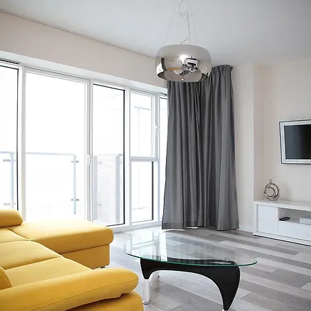 Super-apartamenty International Fair Lägenhet