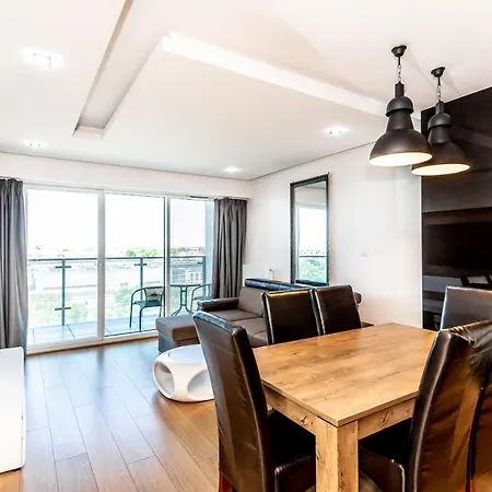 Super-apartamenty International Fair Apartment *
